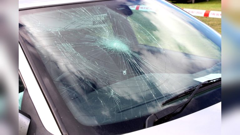 can you drive with cracked windshield jpg