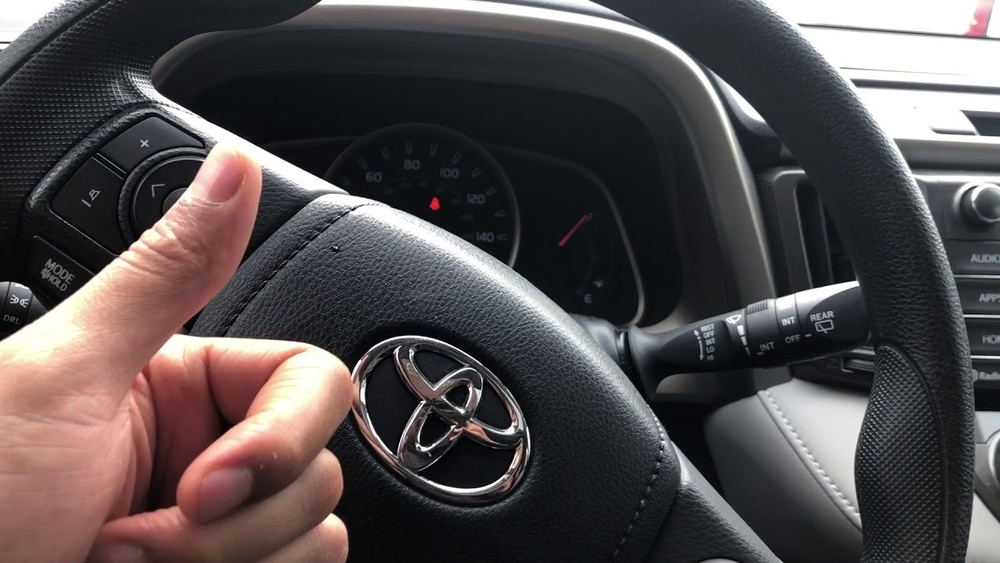how to spray water on windshield toyota rav jpg